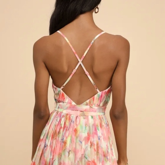 LULU’S Pink Multi Floral Pleated Backless Romper - NWT 
SZ L - Picture 5 of 14